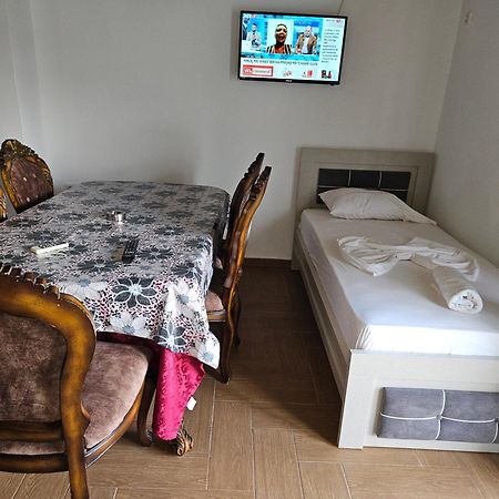 Ylli Mance Apartments Ksamil Room photo